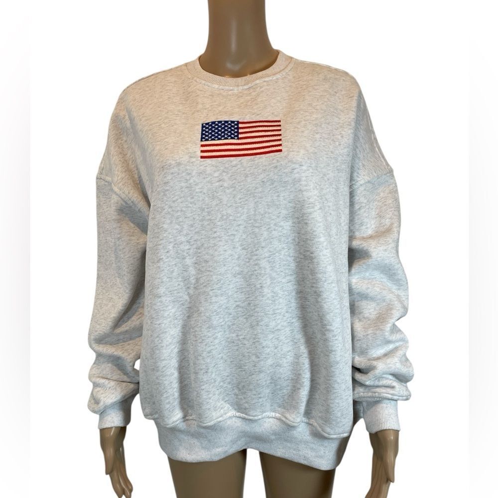 Sunkissed Coconut Pearl Gray Vintage Sweatshirt with American Flag Patch size S